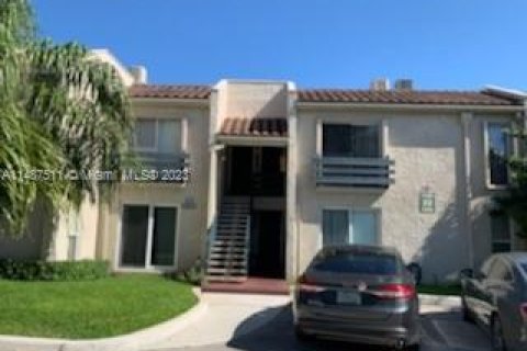 Condominio en venta en Oakland Park, Florida, 2 dormitorios, 80.82 m2 № 845984 - foto 1