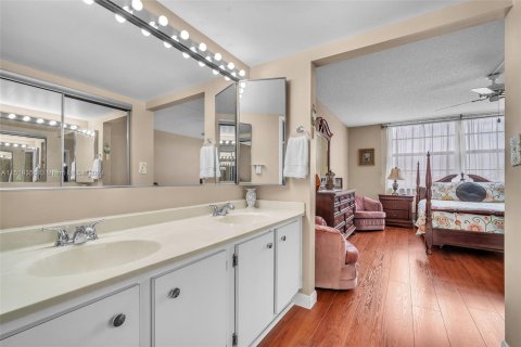 Condominio en venta en Pembroke Pines, Florida, 2 dormitorios, 110.27 m2 № 965564 - foto 19