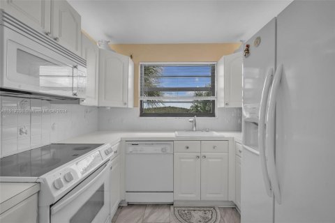 Condominio en venta en Pembroke Pines, Florida, 2 dormitorios, 110.27 m2 № 965564 - foto 10