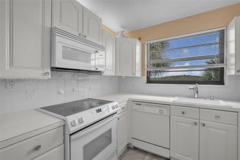 Condominio en venta en Pembroke Pines, Florida, 2 dormitorios, 110.27 m2 № 965564 - foto 11