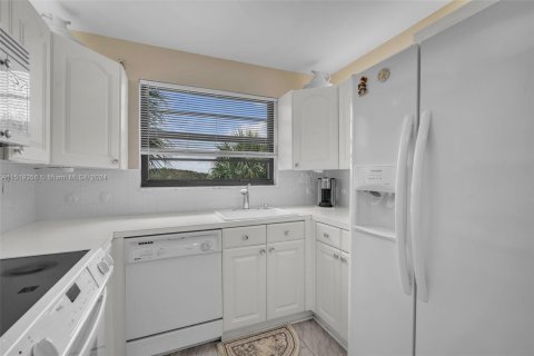 Condominio en venta en Pembroke Pines, Florida, 2 dormitorios, 110.27 m2 № 965564 - foto 12