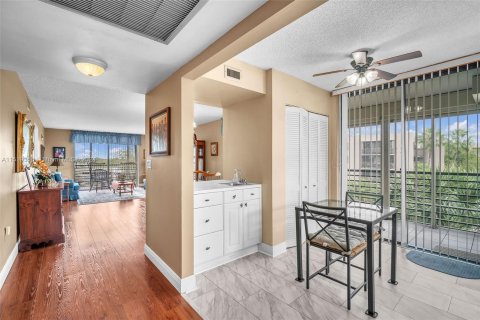 Condominio en venta en Pembroke Pines, Florida, 2 dormitorios, 110.27 m2 № 965564 - foto 7