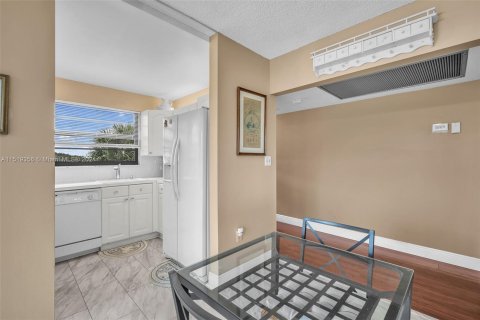 Condominio en venta en Pembroke Pines, Florida, 2 dormitorios, 110.27 m2 № 965564 - foto 8