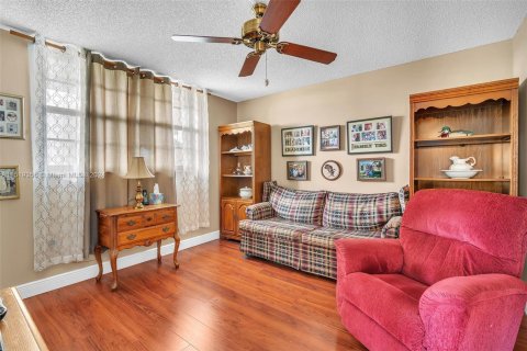 Condominio en venta en Pembroke Pines, Florida, 2 dormitorios, 110.27 m2 № 965564 - foto 20