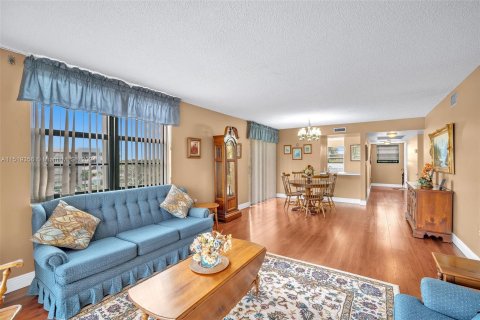 Condominio en venta en Pembroke Pines, Florida, 2 dormitorios, 110.27 m2 № 965564 - foto 4