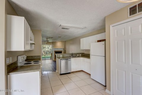 Duplex à vendre à Jacksonville, Floride: 3 chambres, 123.19 m2 № 801644 - photo 12