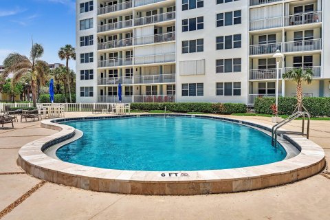 Condominio en venta en Pompano Beach, Florida, 1 dormitorio, 72 m2 № 1145983 - foto 11