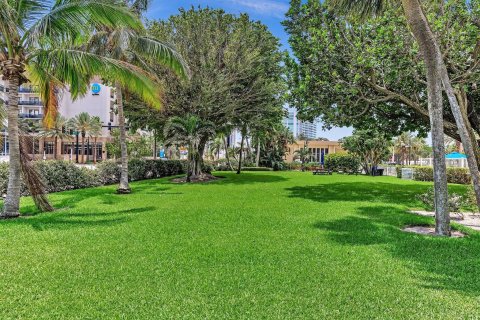 Condo in Pompano Beach, Florida, 1 bedroom  № 1145983 - photo 16