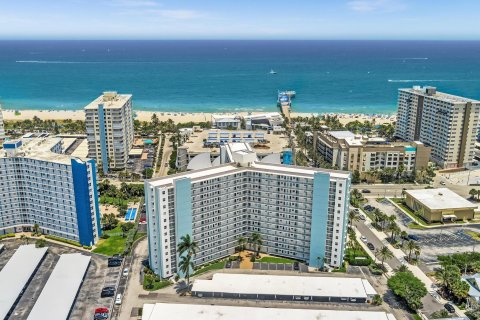 Condo in Pompano Beach, Florida, 1 bedroom  № 1145983 - photo 3