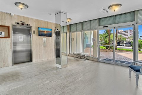 Copropriété à vendre à Pompano Beach, Floride: 1 chambre, 72 m2 № 1145983 - photo 24