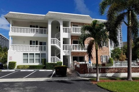 Copropriété à vendre à Pompano Beach, Floride: 2 chambres, 78.04 m2 № 1079869 - photo 9