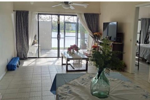 Townhouse in Pembroke Pines, Florida 2 bedrooms, 129.41 sq.m. № 1172971 - photo 8