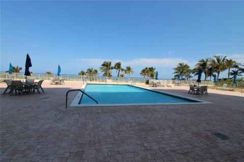 Copropriété à vendre à Pompano Beach, Floride: 2 chambres, 105.91 m2 № 1172968 - photo 2