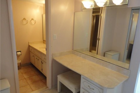 Condo in Pompano Beach, Florida, 2 bedrooms  № 1172968 - photo 12