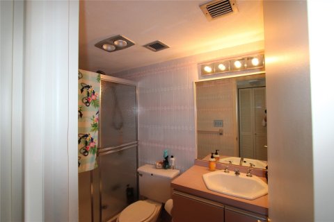 Condo in Pompano Beach, Florida, 2 bedrooms  № 1172968 - photo 27