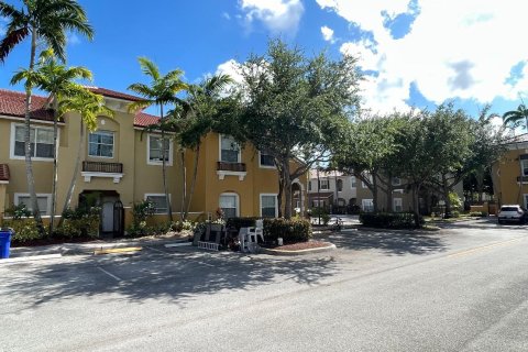 Townhouse in Margate, Florida 2 bedrooms, 106.93 sq.m. № 1172969 - photo 18