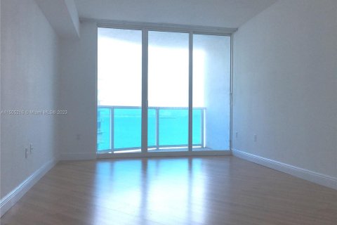 Condominio en venta en North Bay Village, Florida, 2 dormitorios, 111.02 m2 № 918363 - foto 6