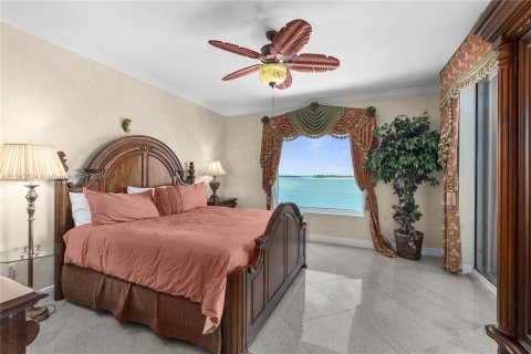 Купить кондоминиум в Марко-Айленд, Флорида 3 спальни, № 1098440 - фото 20
