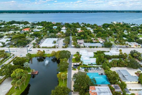 Villa ou maison à vendre à Stuart, Floride: 5 chambres, 237.46 m2 № 786790 - photo 5