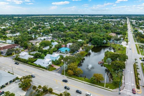 Villa ou maison à vendre à Stuart, Floride: 5 chambres, 237.46 m2 № 786790 - photo 3