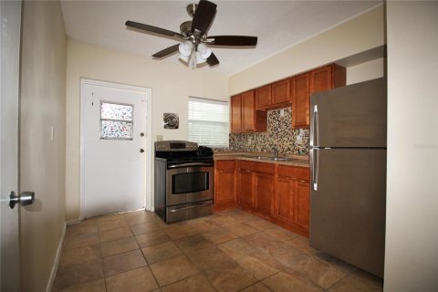 Condominio en venta en Orlando, Florida, 2 dormitorios, 70.05 m2 № 844908 - foto 4