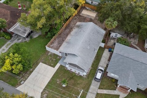 House in Tampa, Florida 3 bedrooms, 123.37 sq.m. № 1371491 - photo 7