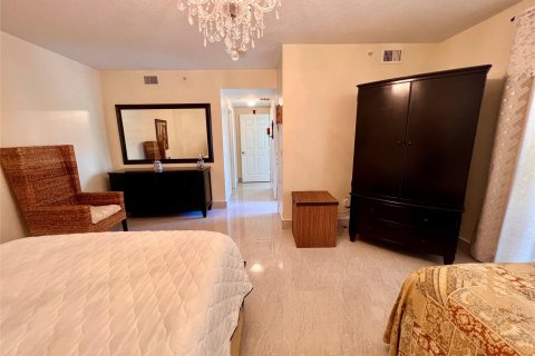 Condo in Pompano Beach, Florida, 2 bedrooms  № 977025 - photo 16