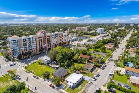 Propiedad comercial en venta en Miami, Florida, 113.71 m2 № 1412391 - foto 28