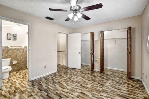 Touwnhouse à vendre à Hialeah, Floride: 2 chambres, 104.24 m2 № 1387826 - photo 5