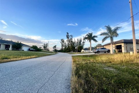 Terrain à vendre à Cape Coral, Floride № 842377 - photo 4