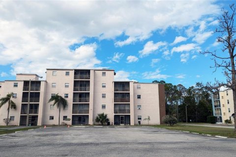 Condo in Port Richey, Florida, 1 bedroom  № 1428876 - photo 3