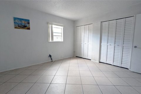 Condo in Port Richey, Florida, 1 bedroom  № 1428876 - photo 15