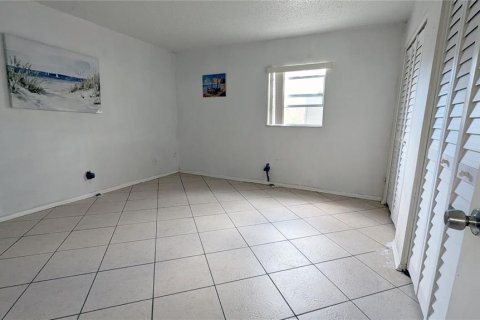 Condo in Port Richey, Florida, 1 bedroom  № 1428876 - photo 14