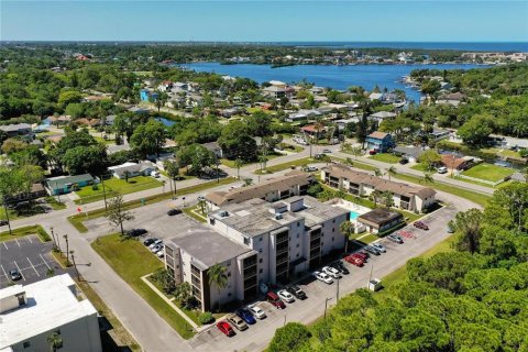 Condo in Port Richey, Florida, 1 bedroom  № 1428876 - photo 5