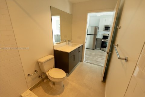 Apartamento en alquiler en Miami, Florida, 1 dormitorio № 1348046 - foto 6