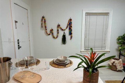 Condominio en venta en Coral Gables, Florida, 1 dormitorio, 32.61 m2 № 887515 - foto 16