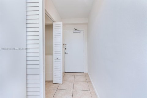 Condominio en venta en Miami, Florida, 1 dormitorio, 69.68 m2 № 1428421 - foto 11