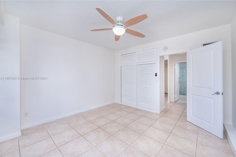 Condominio en venta en Miami, Florida, 1 dormitorio, 69.68 m2 № 1428421 - foto 16