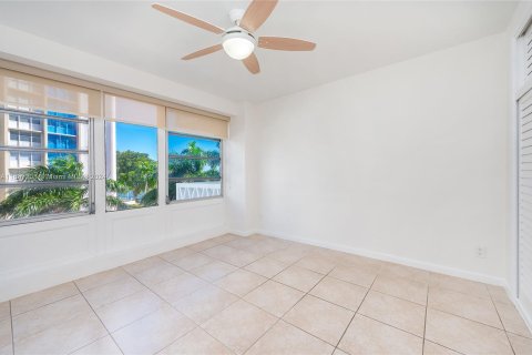 Condominio en venta en Miami, Florida, 1 dormitorio, 69.68 m2 № 1428421 - foto 12