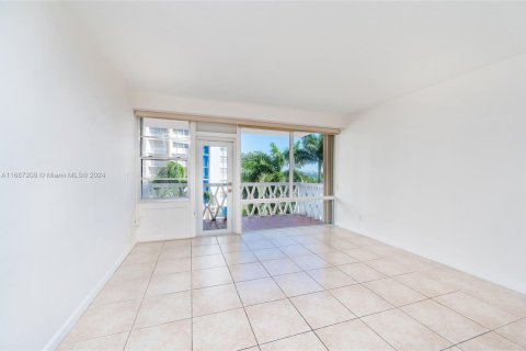 Condominio en venta en Miami, Florida, 1 dormitorio, 69.68 m2 № 1428421 - foto 13