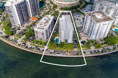 Condominio en venta en Miami, Florida, 1 dormitorio, 69.68 m2 № 1428421 - foto 3