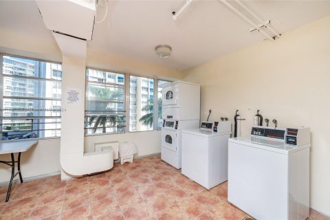 Condominio en venta en Miami, Florida, 1 dormitorio, 69.68 m2 № 1428421 - foto 19