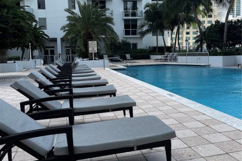 Condominio en venta en Miami, Florida, 2 dormitorios, 101.08 m2 № 1428378 - foto 23