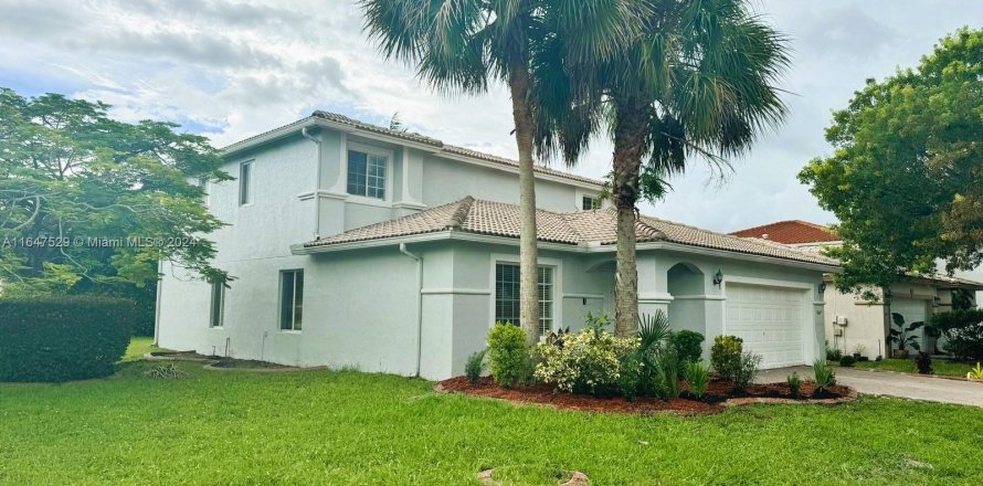 Villa ou maison à Miramar, Floride 4 chambres, 249.35 m2 № 1330230