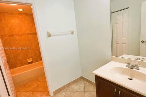 Casa en venta en Miramar, Florida, 4 dormitorios, 249.35 m2 № 1330230 - foto 27