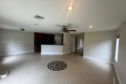 House in Miramar, Florida 4 bedrooms, 249.35 sq.m. № 1330230 - photo 4