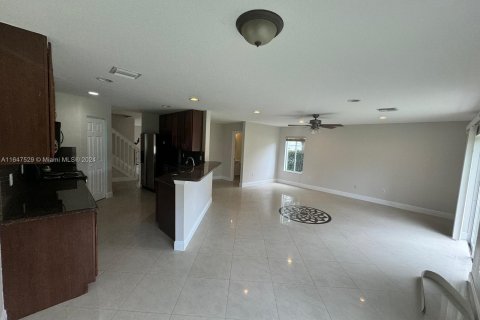 House in Miramar, Florida 4 bedrooms, 249.35 sq.m. № 1330230 - photo 21