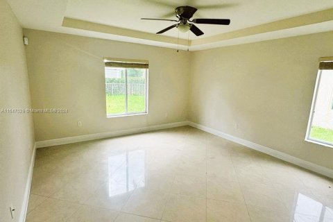 Casa en venta en Miramar, Florida, 4 dormitorios, 249.35 m2 № 1330230 - foto 25