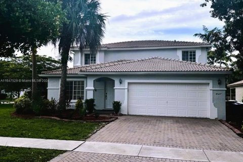 Casa en venta en Miramar, Florida, 4 dormitorios, 249.35 m2 № 1330230 - foto 3