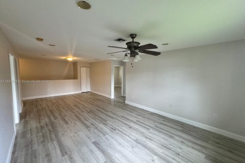 House in Miramar, Florida 4 bedrooms, 249.35 sq.m. № 1330230 - photo 15